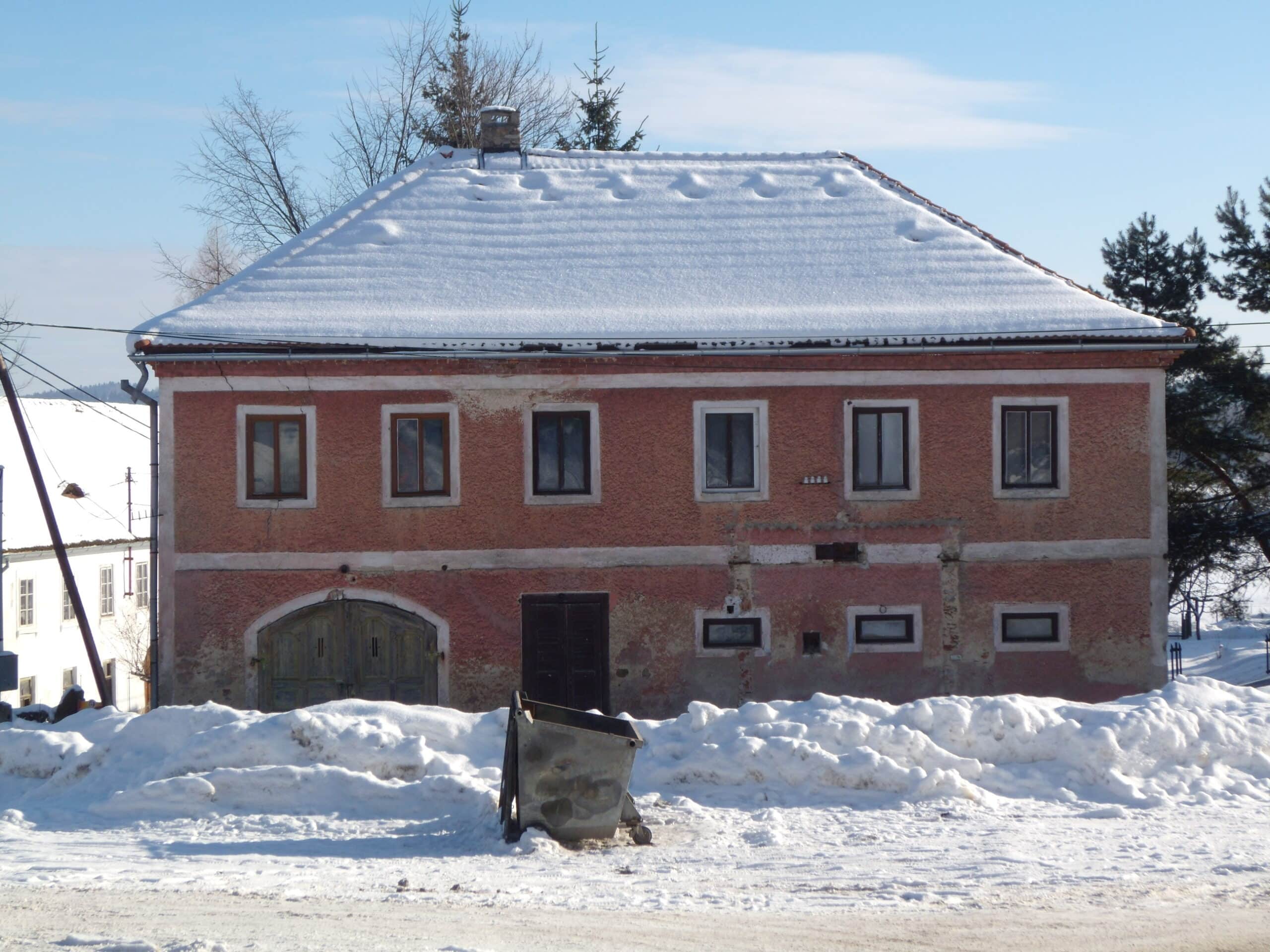 2010 - Koupě domu Hodňov 17